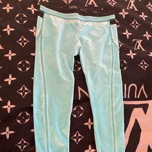 Freddys woman’s workout pants size small